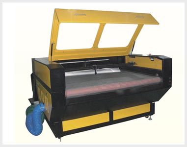 Auto feeding laser cutting machine